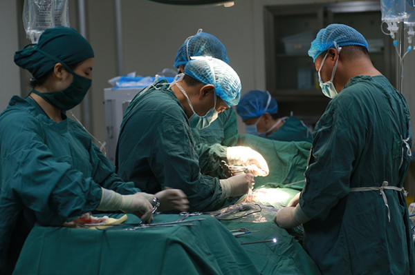 专家剖析：腹腔镜胆囊切除术(图1)